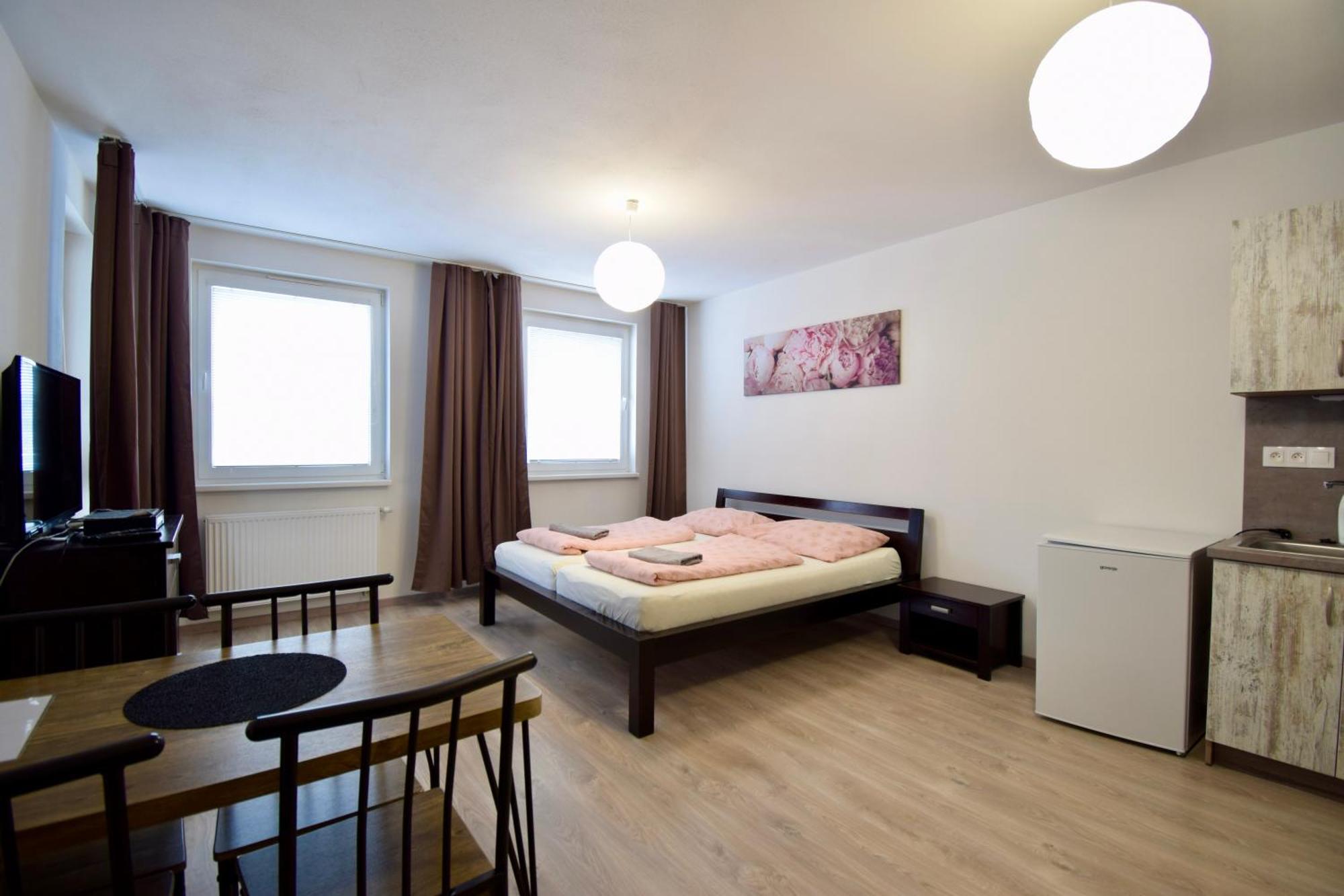 Apartman Zlatovska 22B Trenčín Exteriör bild