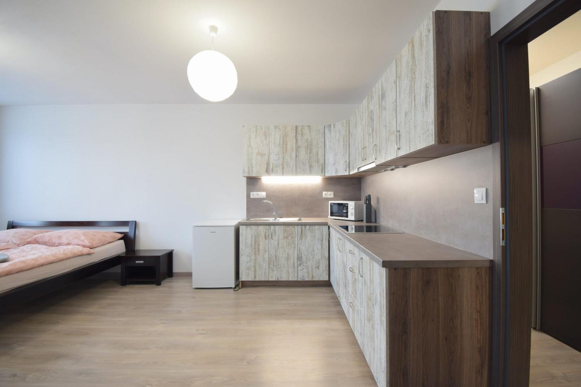 Apartman Zlatovska 22B Trenčín Exteriör bild
